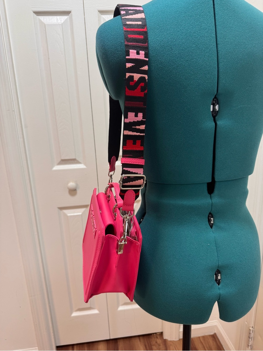 Steve Madden Hot Pink Crossbody Bag - Picture 5 of 13